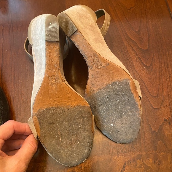 Tory Burch size 7.5 wedge sandal - Picture 5 of 5